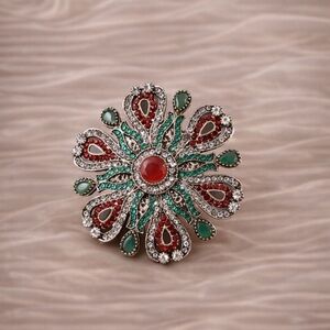 Vintage Baroque Queen Crystal Elegant Brooch